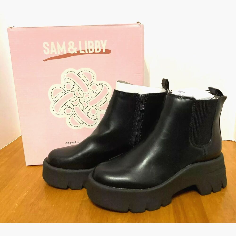 Women's Size: 7 Julia Booties Chelsea Upper w/ Chunky Bottom . Sam & Libby . New
